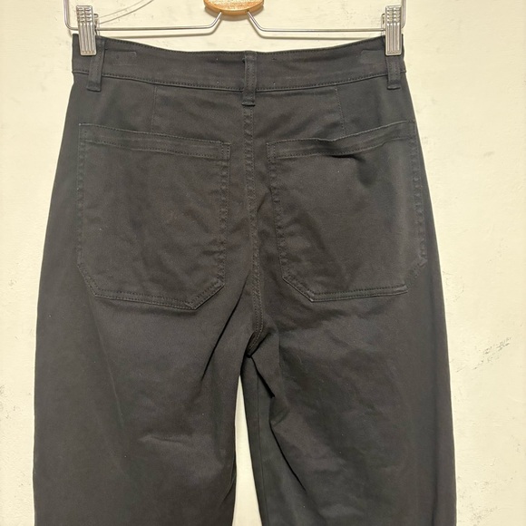EVERLANE Utility Barrel Jean - Picture 6 of 12